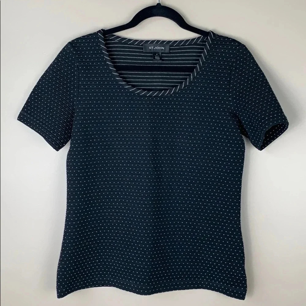 St. John black and white short sleeve top sz sm
